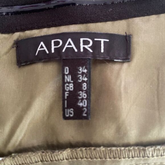 Dress “Apart”  - Picture 5 of 6